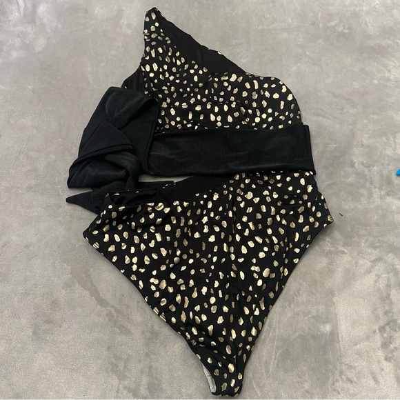 New! Beach Riot Carlie tie waist one piece swimsuit black gold 27949 - Picture 7 of 11